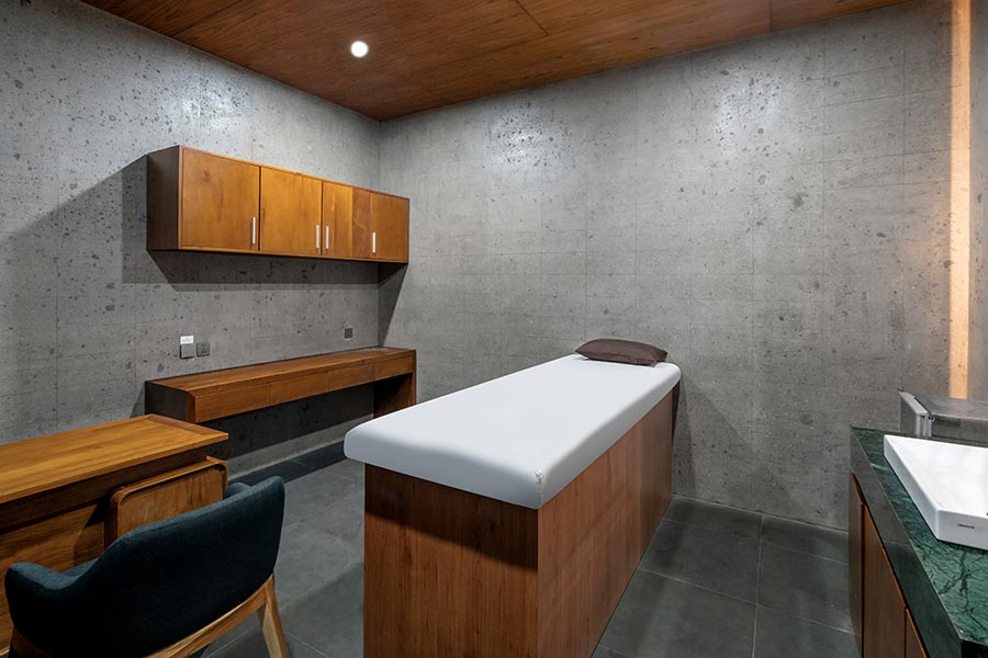 signature-retreat-consultation-room-1